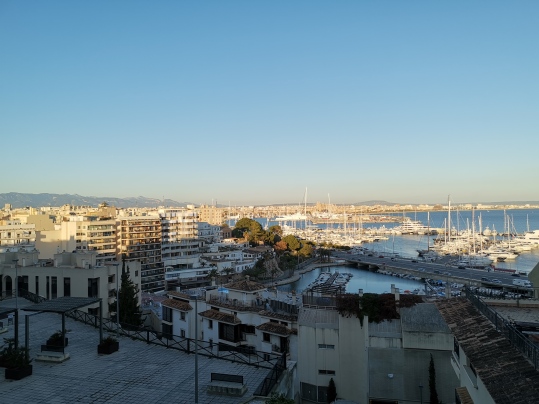 Blick aus unserem Hotelzimmer auf Palma